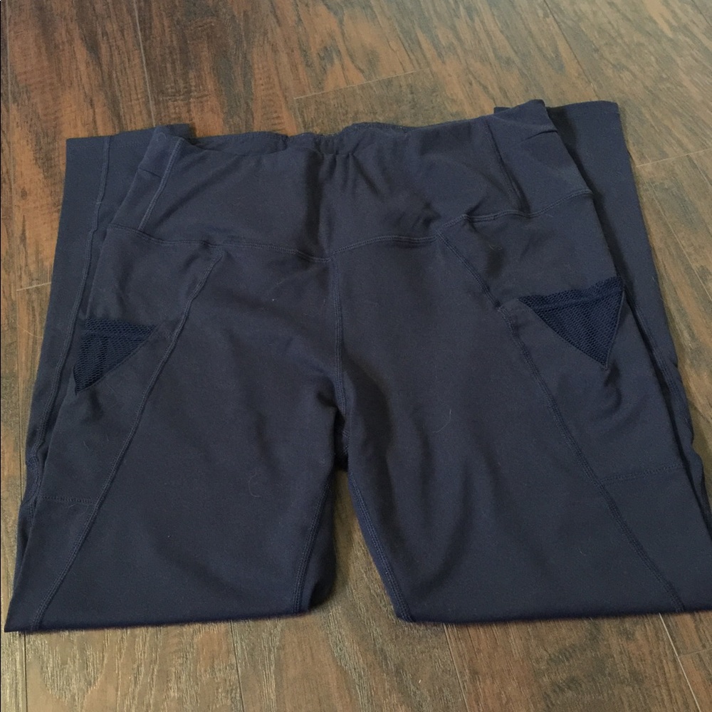 3 Compression Leggings - High Rise - Side Pockets - Picture 5 of 9